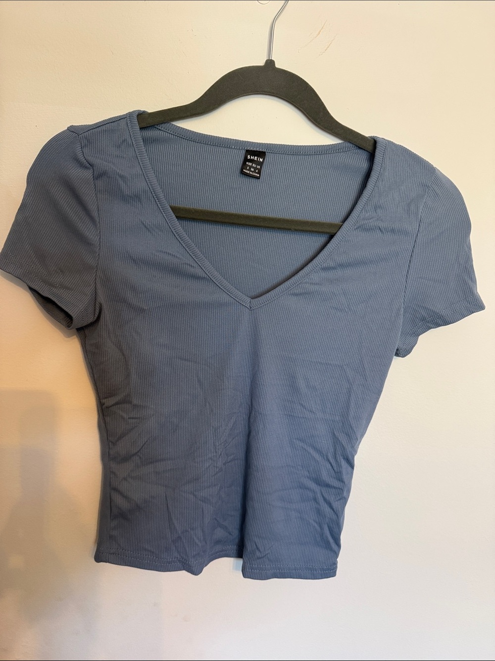 SHEIN Blue V-Neck Ribbed Short Sleeve crop Top